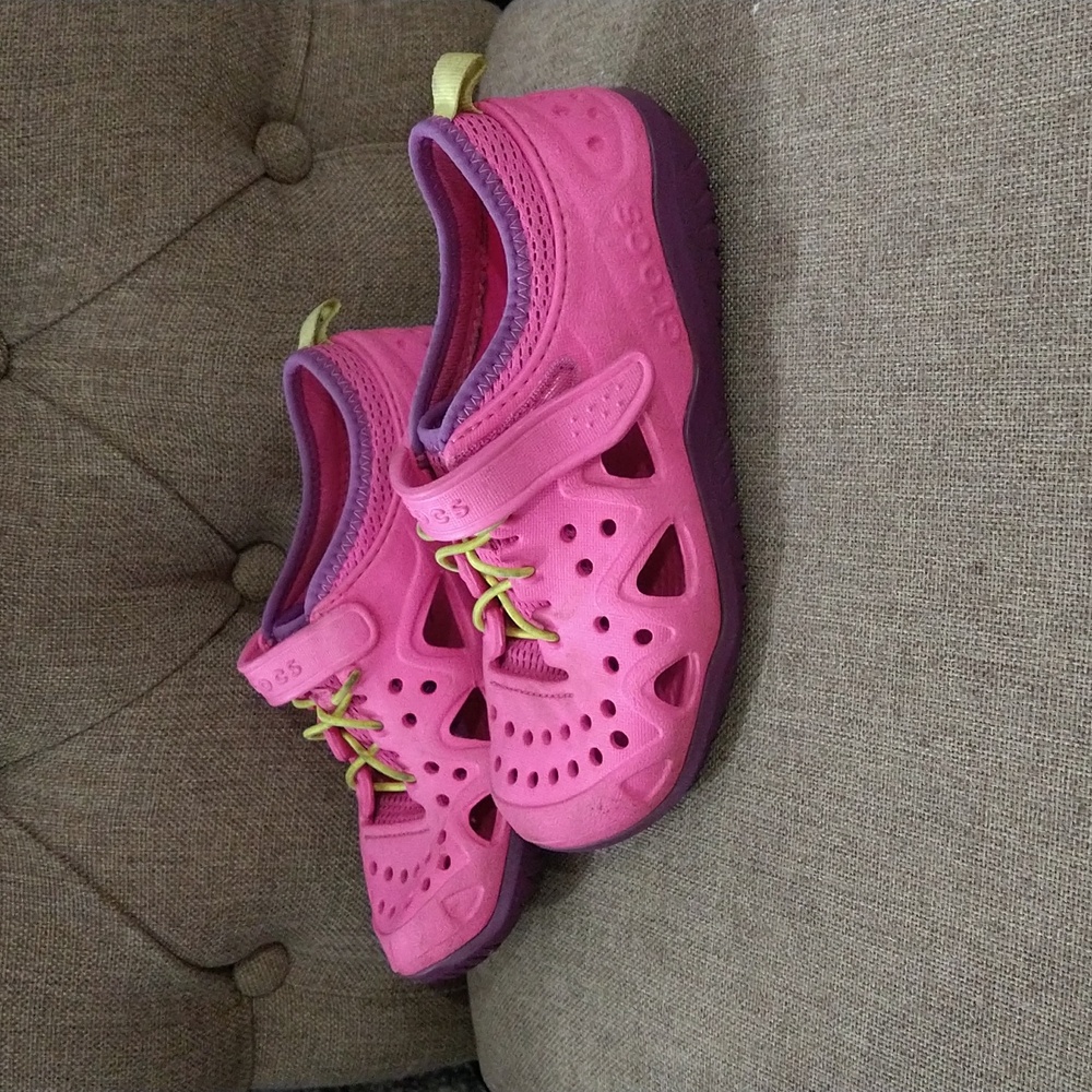 CROCS Kids Pink Water Shoes
